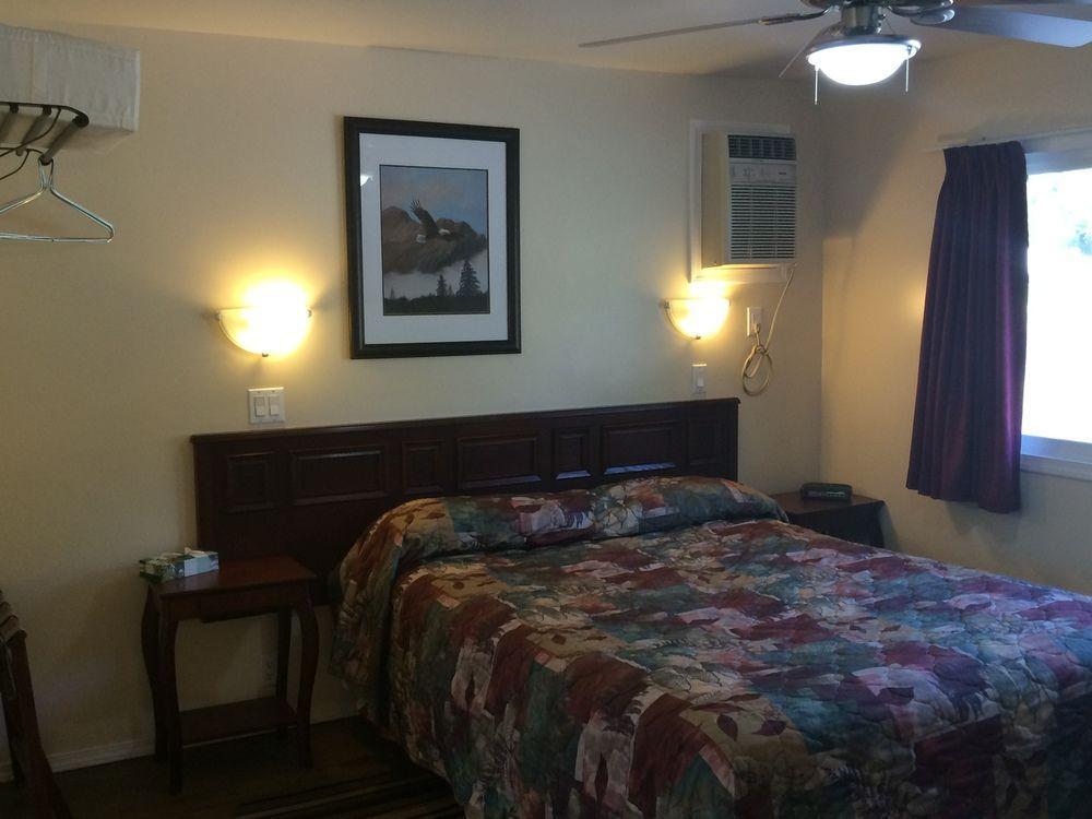 Johnny'S Motel 그랜드 포크스 외부 사진